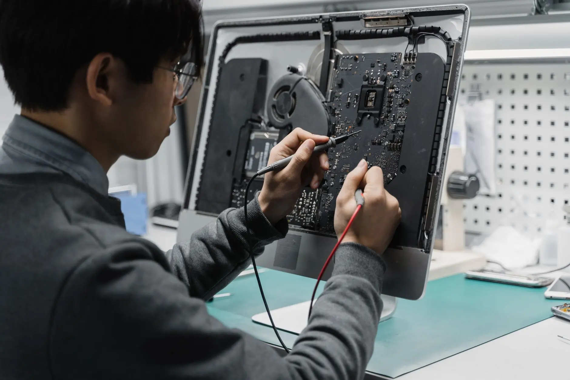 嵌入式系统开发中样机打样的关键工艺与常见问题规避